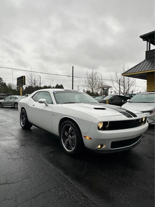 2017 Dodge Challenger 3rd Gen - Image 4 of 12