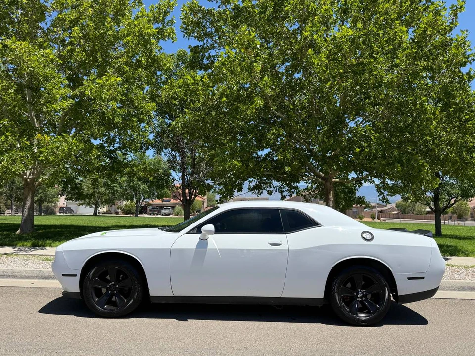 2017 Dodge Challenger 3rd Gen - Image 5 of 17