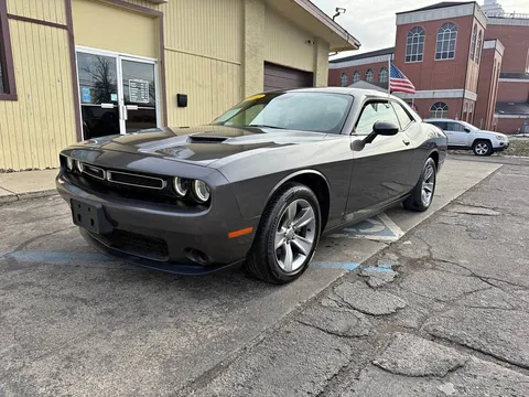 2017 Dodge Challenger SXT Coupe