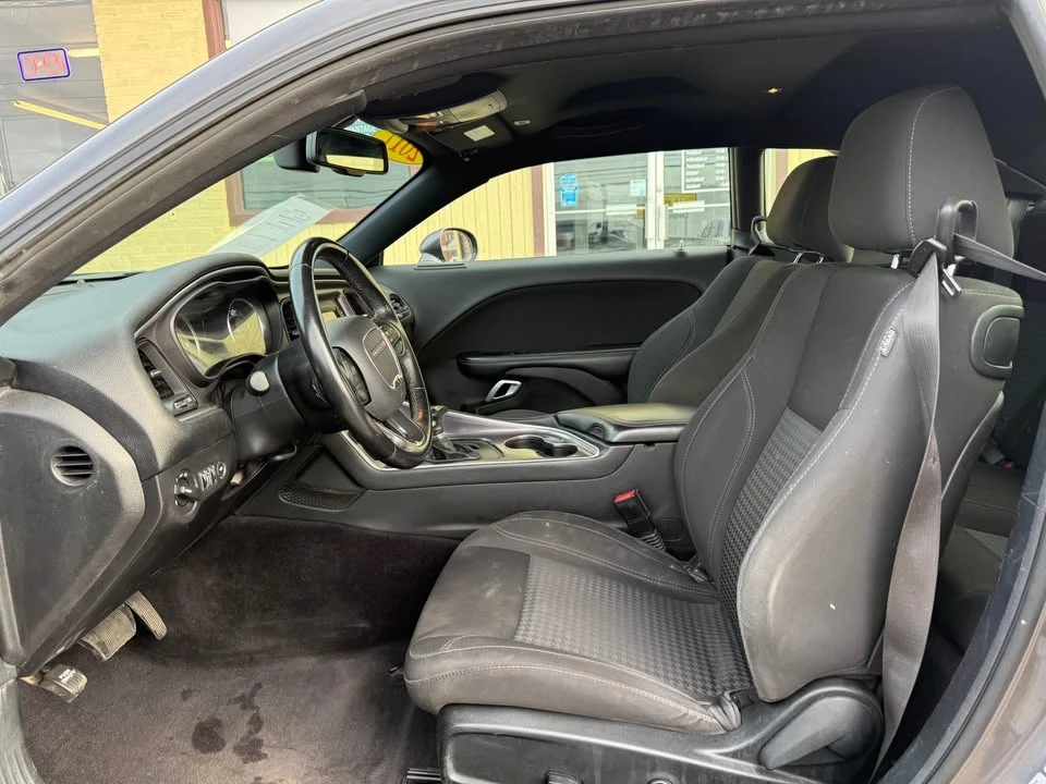 2017 Dodge Challenger 3rd Gen - Image 9 of 10