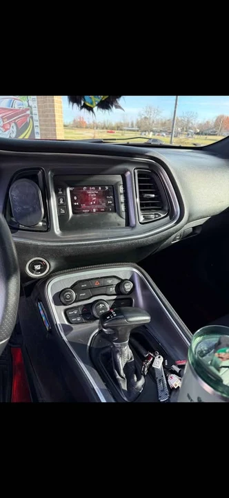 2017 Dodge Challenger 3rd Gen - Image 9 of 15