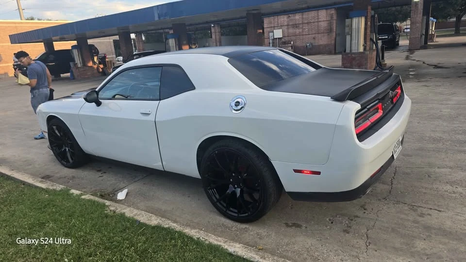 2017 Dodge Challenger 3rd Gen - Image 10 of 15