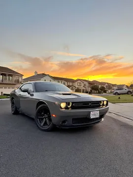 2017 Dodge Challenger SXT Coupe