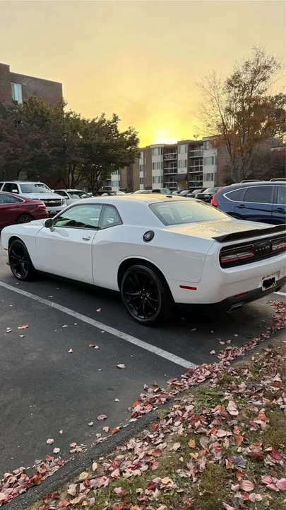 2017 Dodge Challenger 3rd Gen - Image 6 of 8