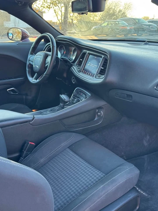2017 Dodge Challenger 3rd Gen - Image 10 of 15