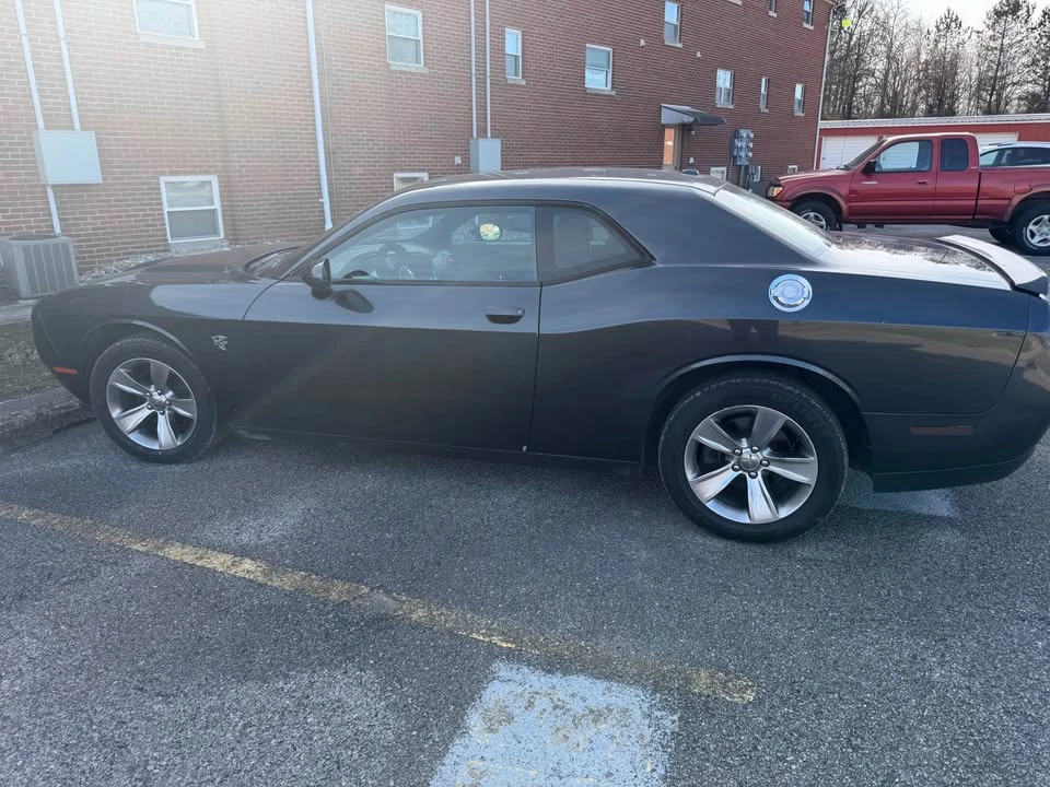 2017 Dodge Challenger 3rd Gen - Image 5 of 17