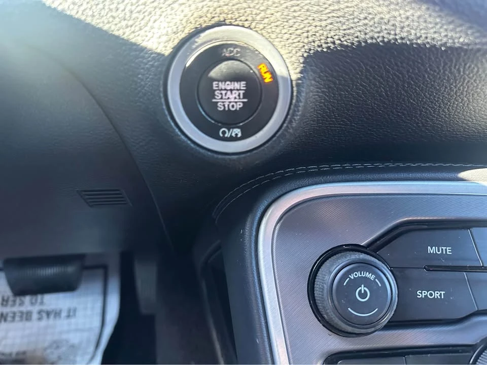 2017 Dodge Challenger 3rd Gen - Image 16 of 19