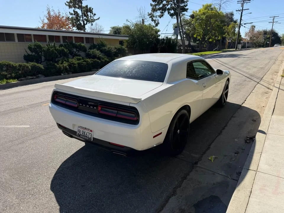 2017 Dodge Challenger 3rd Gen - Image 4 of 9