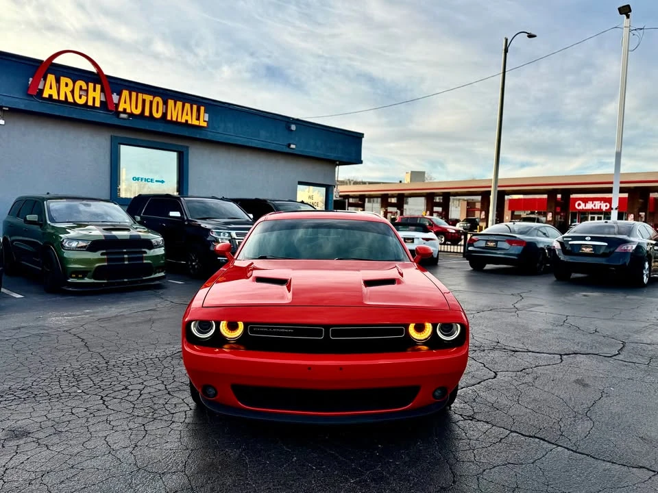 2017 Dodge Challenger 3rd Gen - Image 9 of 15