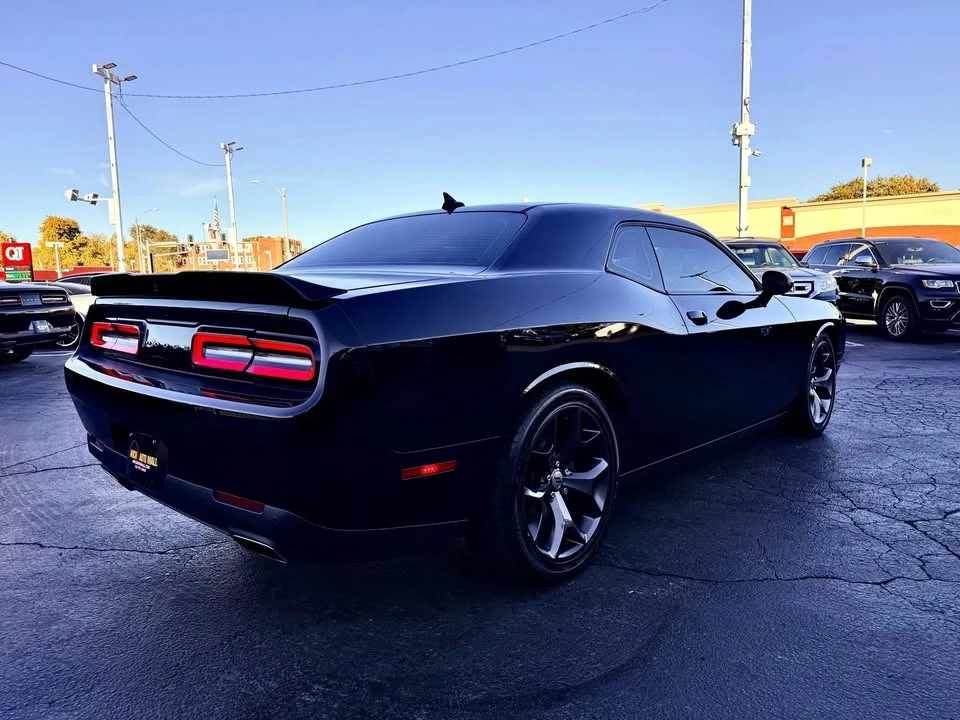 2017 Dodge Challenger 3rd Gen - Image 5 of 12
