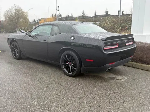 2017 Dodge Challenger SXT Plus