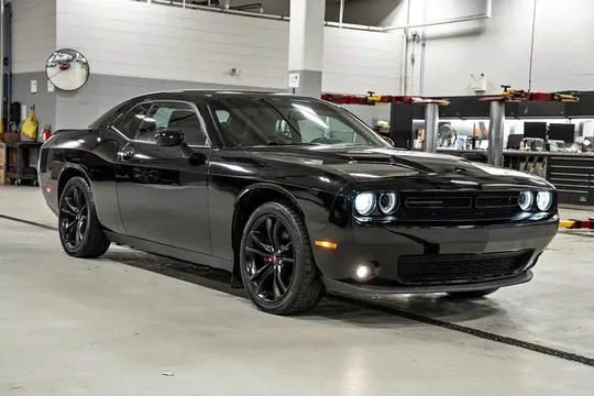 2017 Dodge Challenger SXT Plus