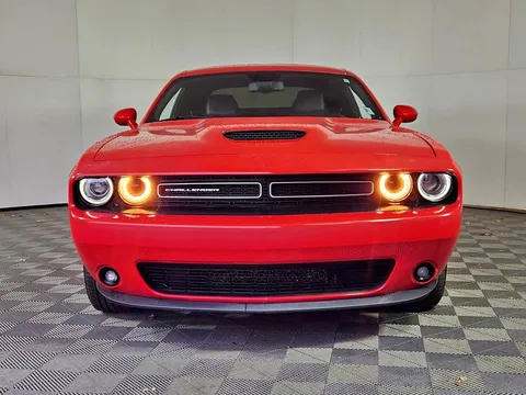 2017 Dodge Challenger SXT Plus