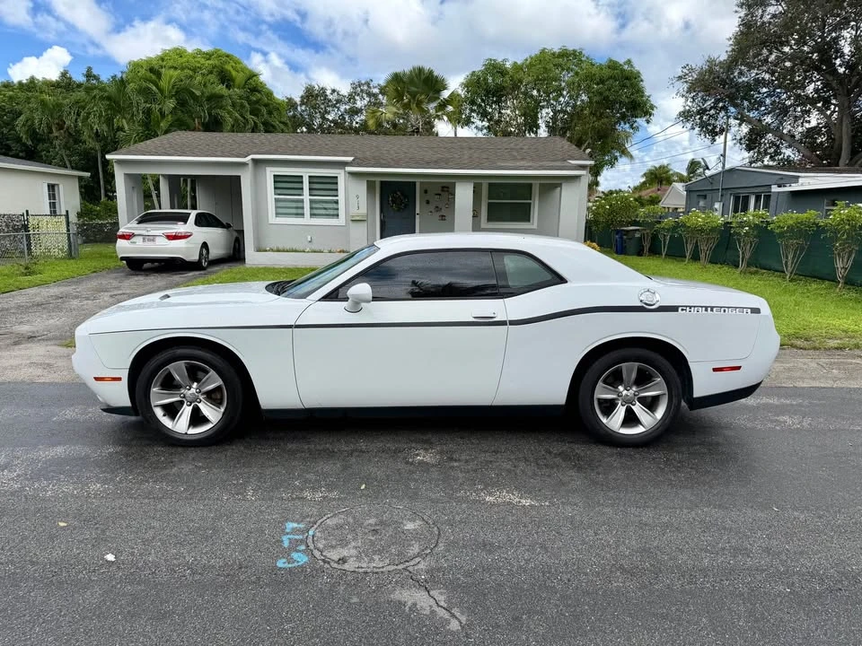 2017 Dodge Challenger 3rd Gen - Image 8 of 12