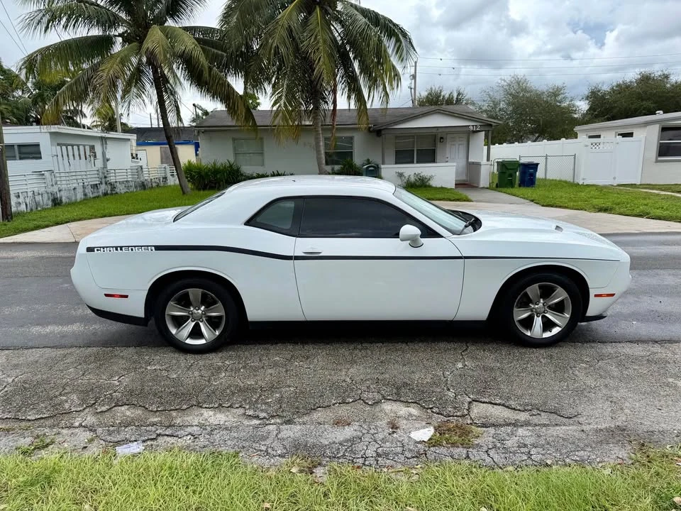 2017 Dodge Challenger 3rd Gen - Image 4 of 12