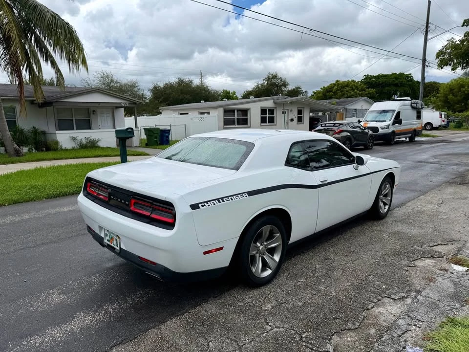 2017 Dodge Challenger 3rd Gen - Image 5 of 12