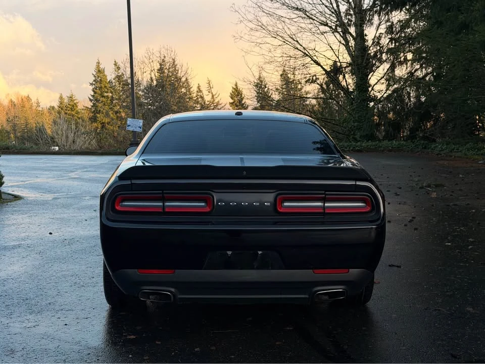 2017 Dodge Challenger 3rd Gen - Image 9 of 16