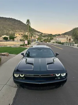 2017 Dodge Challenger SXT Plus