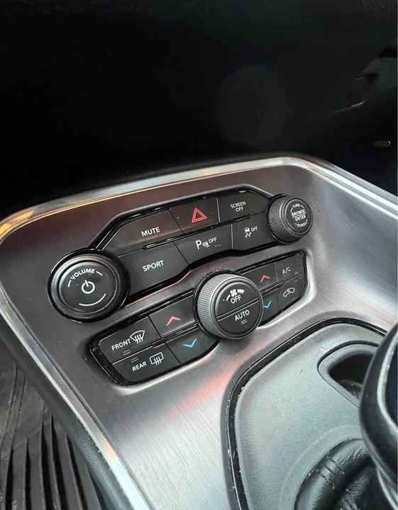 2017 Dodge Challenger 3rd Gen - Image 6 of 11