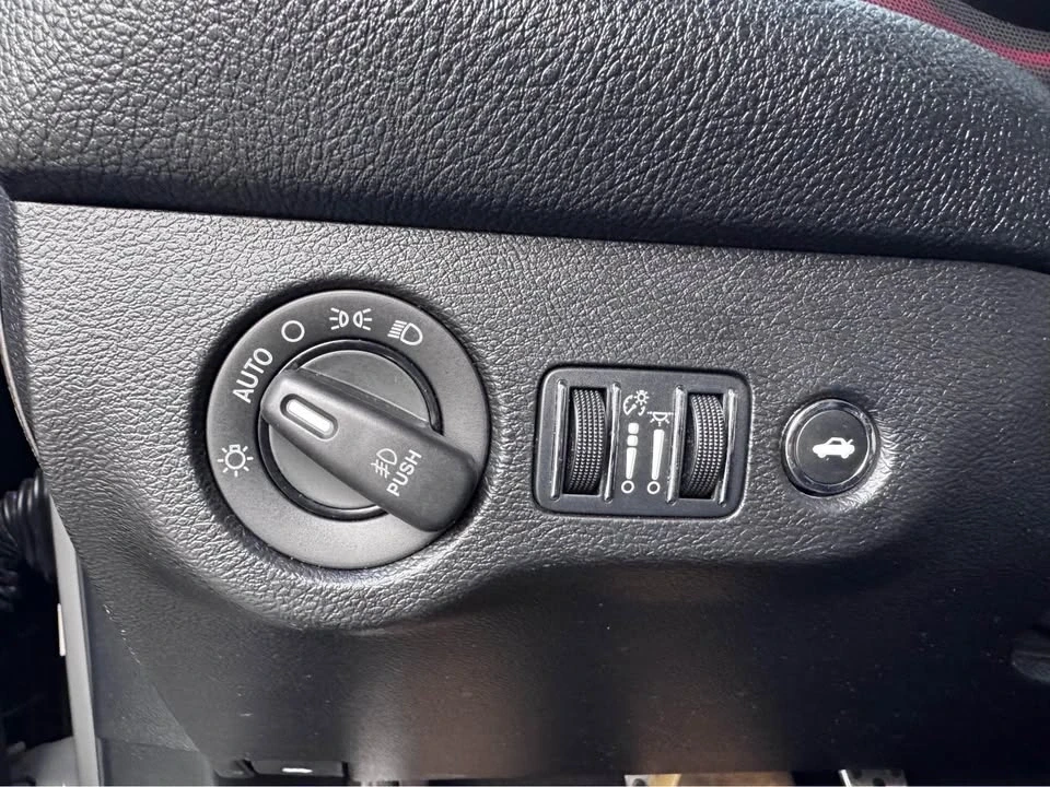 2017 Dodge Challenger 3rd Gen - Image 10 of 11