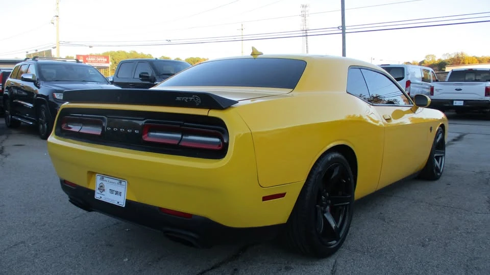 2017 Dodge Challenger SRT Hellcat 3rd Gen - Image 5 of 17