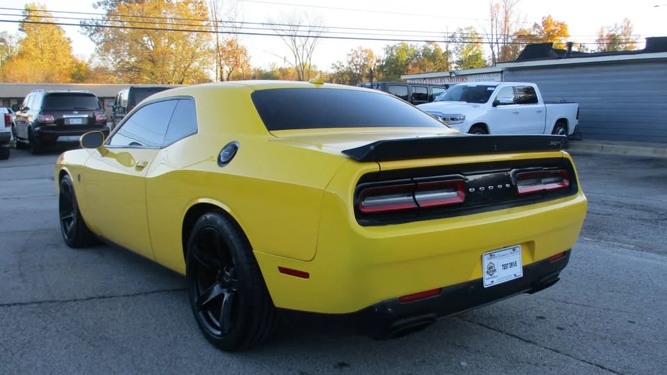 2017 Dodge Challenger SRT Hellcat 3rd Gen - Image 7 of 17