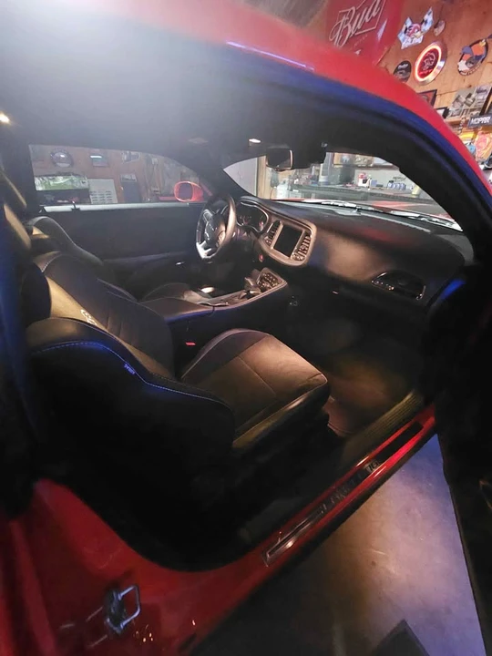 2017 Dodge Challenger SRT Hellcat 3rd Gen - Image 9 of 10