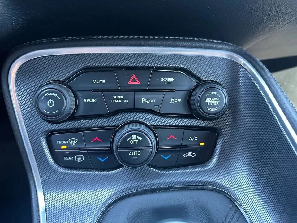 2017 Dodge Challenger 3rd Gen - Image 15 of 16