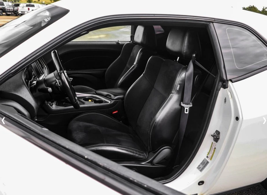 2017 Dodge Challenger 3rd Gen - Image 5 of 7