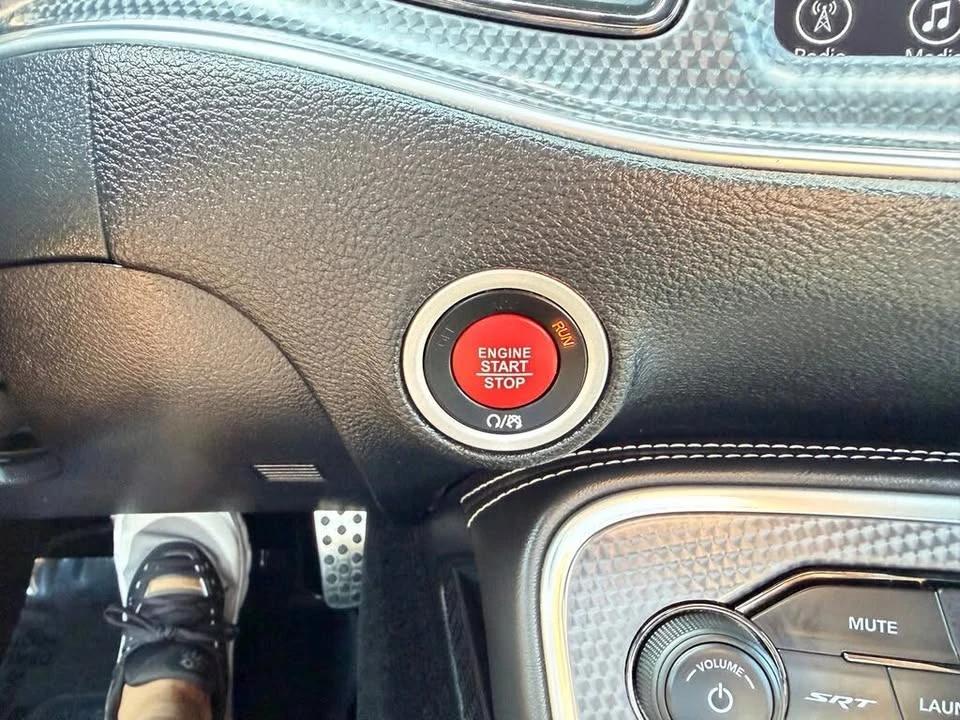 2017 Dodge Challenger SRT Hellcat 3rd Gen - Image 16 of 20
