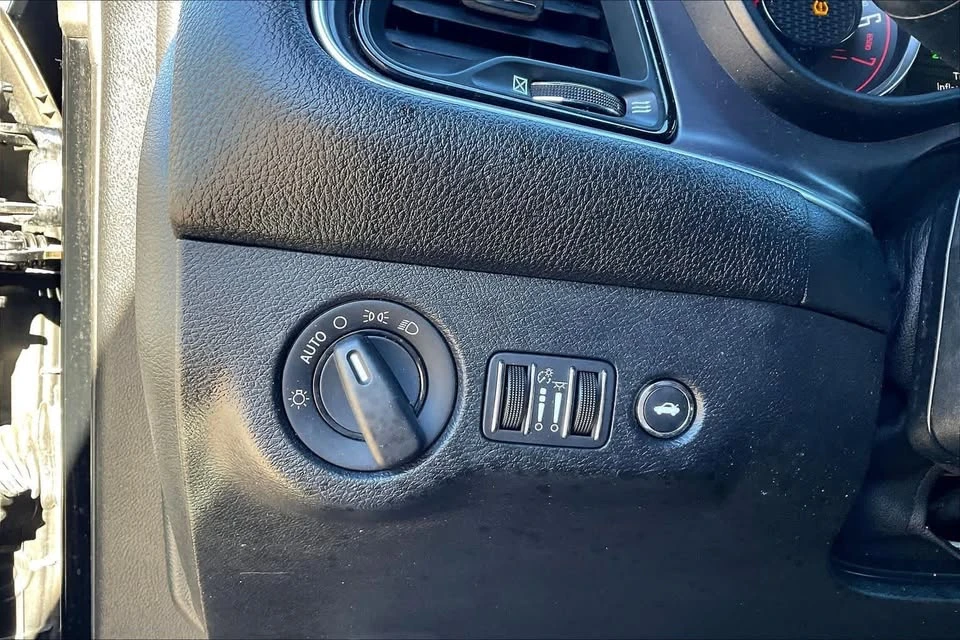 2017 Dodge Challenger 3rd Gen - Image 8 of 9