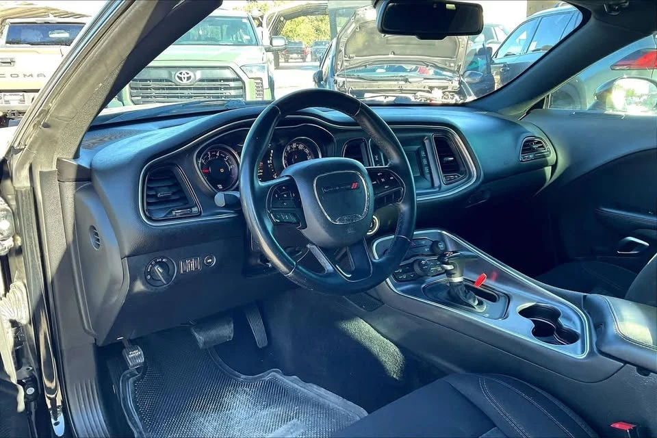 2017 Dodge Challenger 3rd Gen - Image 5 of 9