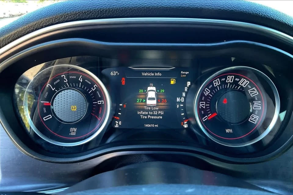 2017 Dodge Challenger 3rd Gen - Image 7 of 9