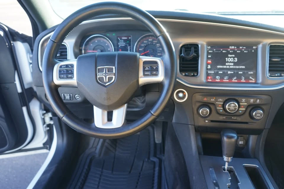 2017 Dodge Charger 7th Gen - Image 14 of 20