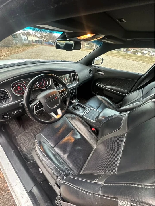 2017 Dodge Charger 7th Gen - Image 6 of 11