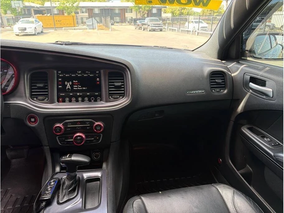 2017 Dodge Charger 7th Gen - Image 11 of 12