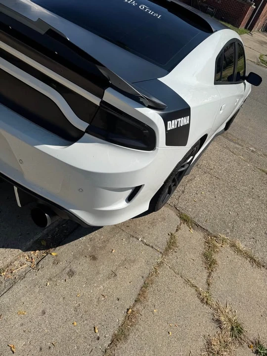 2017 Dodge Charger SRT & 392 7th Gen - Image 5 of 6