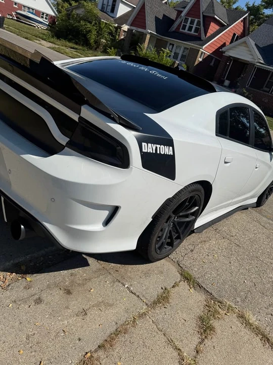 2017 Dodge Charger SRT & 392 7th Gen - Image 3 of 6