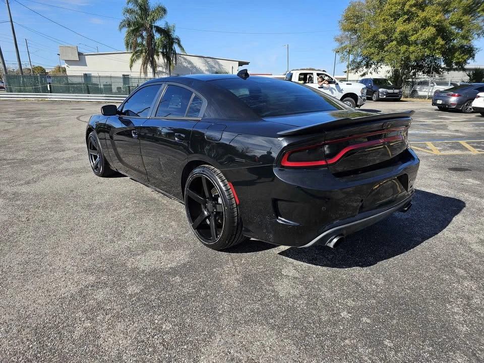 2017 Dodge Charger 7th Gen - Image 4 of 13
