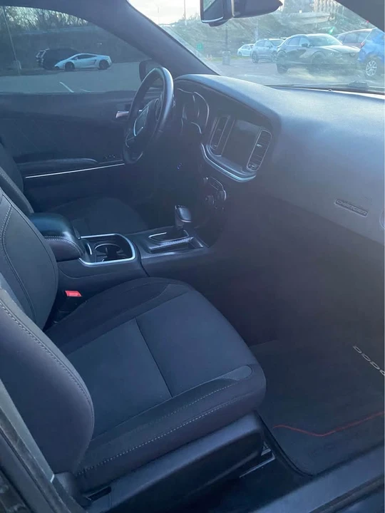 2017 Dodge Charger 7th Gen - Image 6 of 9