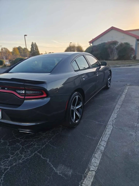 2017 Dodge Charger 7th Gen - Image 5 of 10
