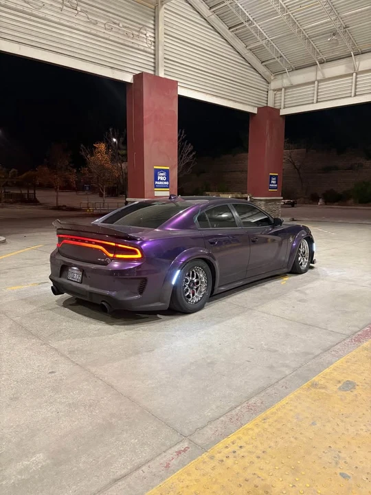 2017 Dodge Charger SRT Hellcat 7th Gen - Image 3 of 4