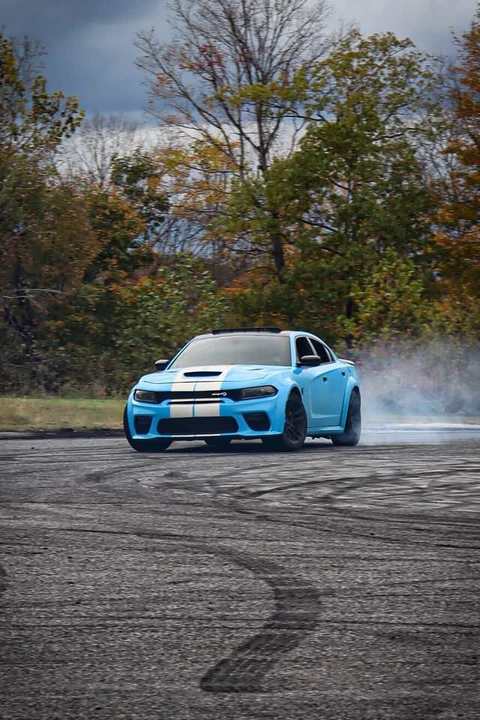 2017 Dodge Charger SRT Hellcat 7th Gen - Image 4 of 4
