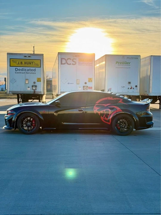 2017 Dodge Charger SRT Hellcat 7th Gen - Image 4 of 18
