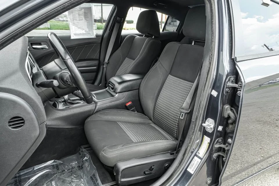 2017 Dodge Charger 7th Gen - Image 4 of 9