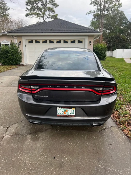 2017 Dodge Charger 7th Gen - Image 5 of 10