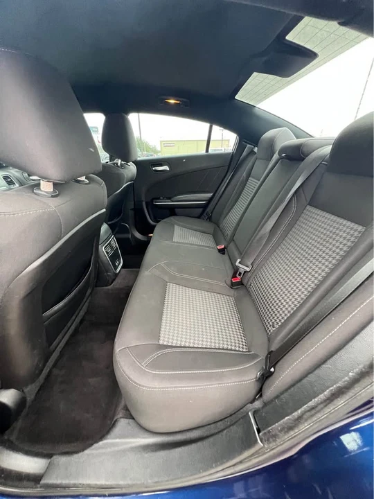 2017 Dodge Charger 7th Gen - Image 6 of 8