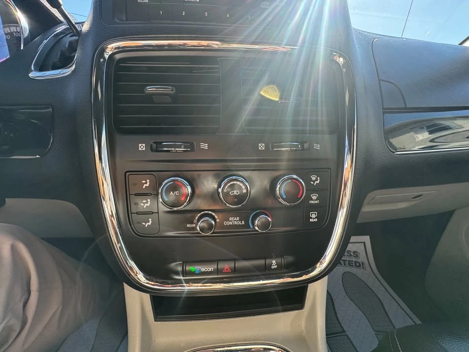 2017 Dodge Caravan - Image 17 of 20