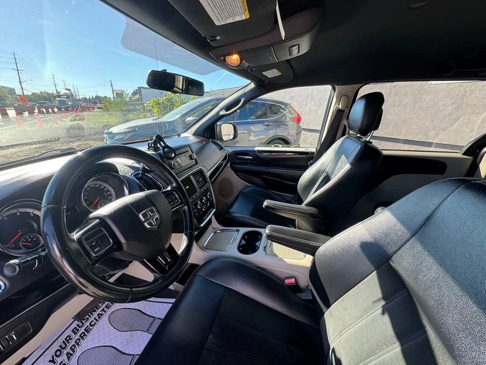 2017 Dodge Caravan - Image 5 of 20