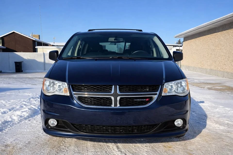 2017 Dodge Caravan - Image 2 of 8